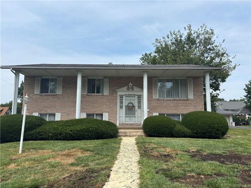 201 E Hazelcroft Ave, New Castle, PA, 16105-2175 | Card Image