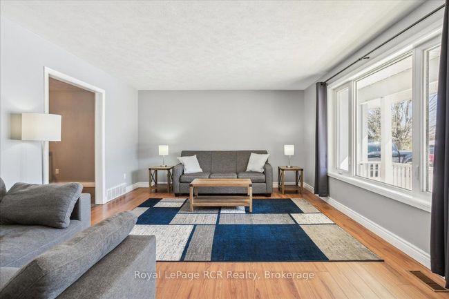 822743 1 Sideroad, House other with 4 bedrooms, 2 bathrooms and 8 parking in Chatsworth ON | Image 7