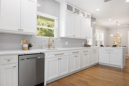 813 Elsbeth St, Dallas, TX, 75208-4225 | Card Image