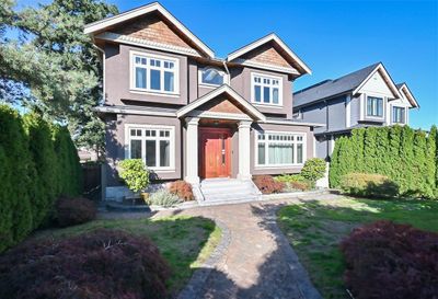 2817 Oliver Cres, House other with 6 bedrooms, 7 bathrooms and 2 parking in Vancouver BC | Image 2