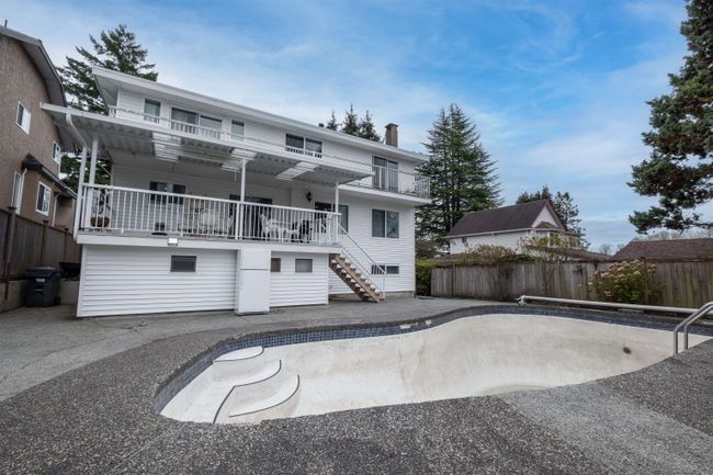 1079 Augusta Avenue, House other with 7 bedrooms, 4 bathrooms and 5 parking in Burnaby BC | Image 37