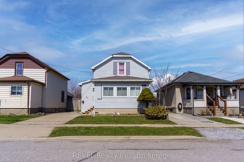 24 Lyndon St W, Thorold, ON, L2V3J7 | Card Image