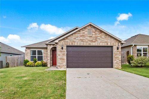 927 E Swift Dr, Fayetteville, AR, 72701-5270 | Card Image