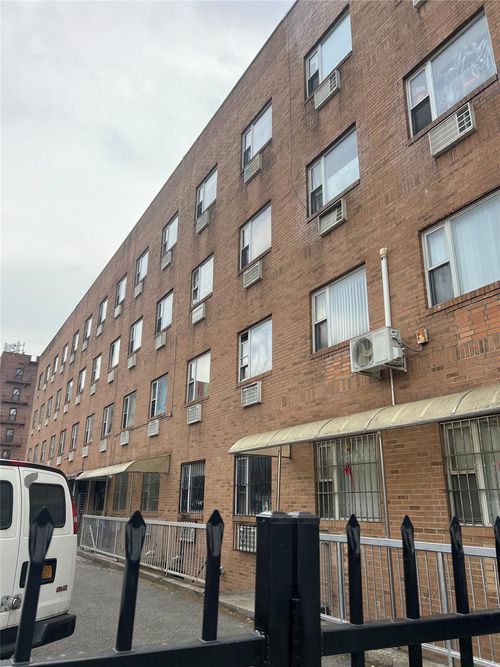 55 98th St, Corona, NY, 11368-3090 | Card Image