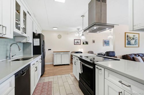 214-200 High Point Dr, Hartsdale, NY, 10530-1186 | Card Image