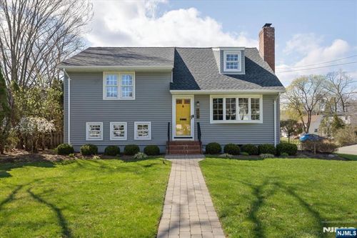 418 Fairfield Ave, Ridgewood, NJ, 07450-1813 | Card Image