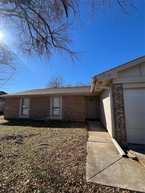 1910 Whiteoak Dr, Garland, TX, 75040-5494 | Card Image