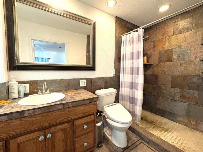 1435 Shaws Bend Rd, Home with 3 bedrooms, 2 bathrooms and null parking in Columbus TX | Image 13