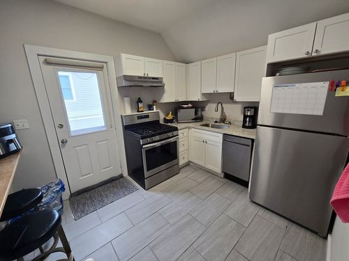 4b-4B Pearl St, Watertown, MA, 02472-3830 | Card Image