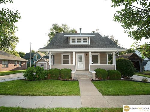 1012 9th St, Aurora, NE, 68818-2021 | Card Image