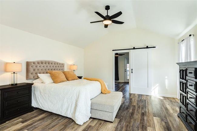 Large Primary Bedroom | Image 28