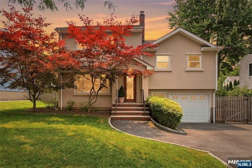 17 Westland Rd, Verona, NJ, 07044-2239 | Card Image