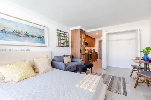apt-410-1950 W 49th St, Hialeah, FL, 33012-2988 | Card Image