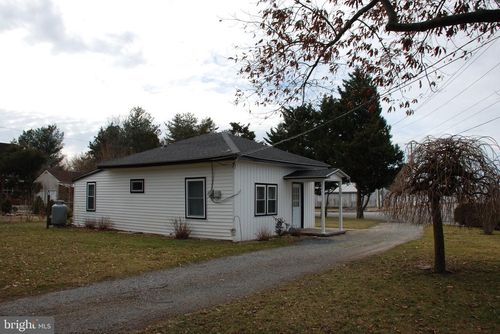 302 W Railroad Ave, RIDGELY, MD, 21660-2109 | Card Image