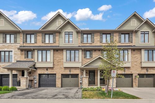 68 Esplanade Lane, Grimsby, ON, L3M0H2 | Card Image