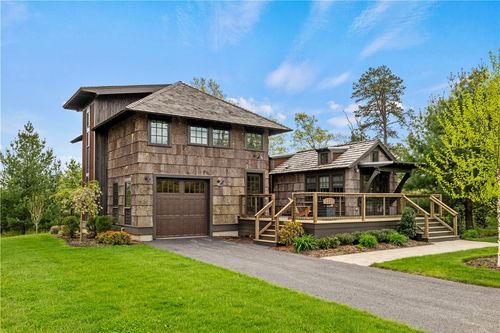 6 Alexander Cir, Richmond, RI, 02898-1251 | Card Image