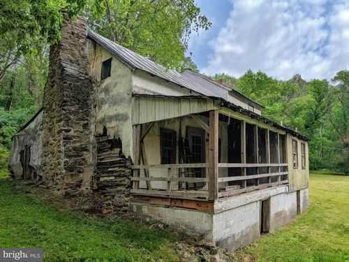 189 Piedmont Orchard Rd, LINDEN, VA, 22642-6727 | Card Image