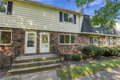 28 Stoneledge Ct, Amherst, NY, 14221-4809 | Card Image