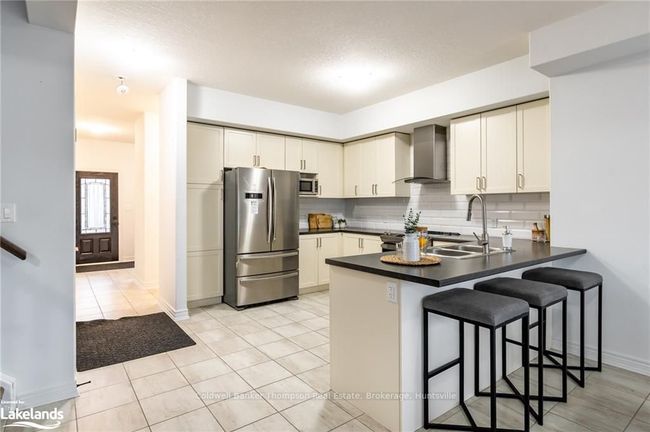 27 Woodstream Dr, House other with 3 bedrooms, 2 bathrooms and 4 parking in Huntsville ON | Image 6