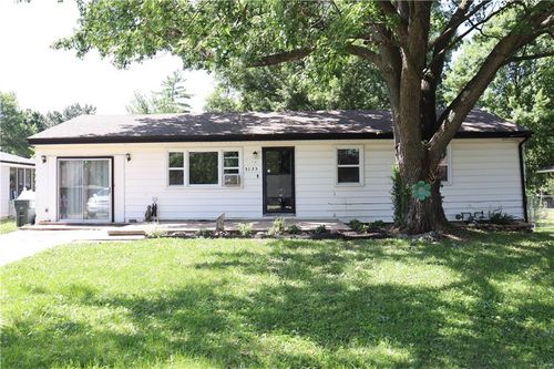 5135 Sloan Ave, Kansas City, KS, 66104-1616 | Card Image