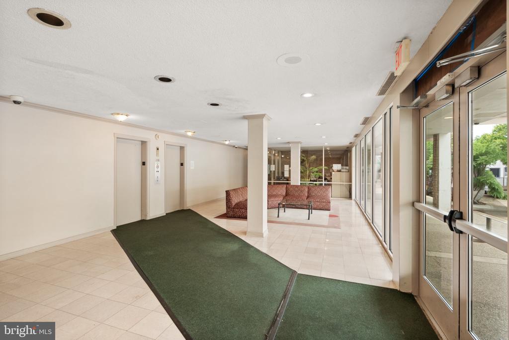 Residential Lease in ALEXANDRIA 3