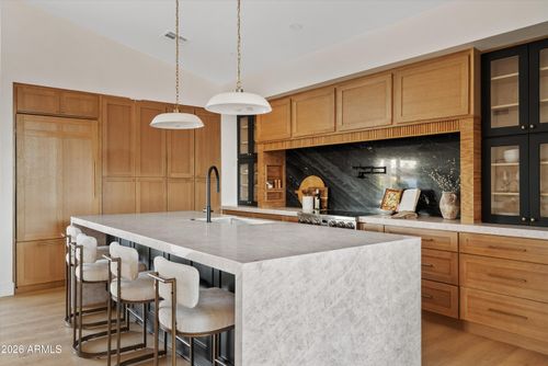 4928 E Paradise Ln, Scottsdale, AZ, 85254-1692 | Card Image