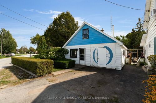 {{alt}} | Card Image