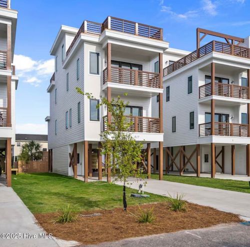 817 Third St S, Carolina Beach, NC, 28428-5344 | Card Image