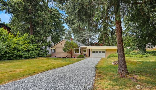 8011 Se 57th St, Mercer Island, WA, 98040-4802 | Card Image