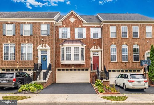 18246 Camdenhurst Dr, GAINESVILLE, VA, 20155-6242 | Card Image