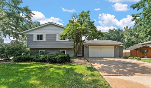 1709 Heron Ln N, Oakdale, MN, 55128-5618 | Card Image