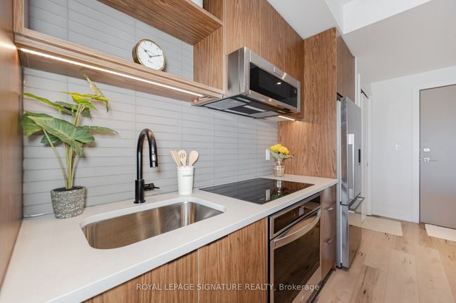 722 - 185 Dunlop St E, Condo with 2 bedrooms, 2 bathrooms and 1 parking in Barrie ON | Image 9