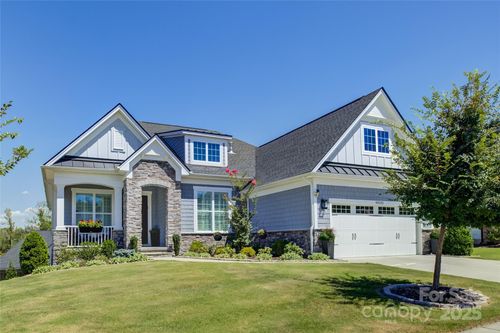 82132 Standing Oak Dr, Charlotte, NC, 28278-8045 | Card Image