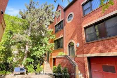 11 - 41 Spruce St, Condo with 3 bedrooms, 3 bathrooms and 1 parking in Toronto ON | Image 1