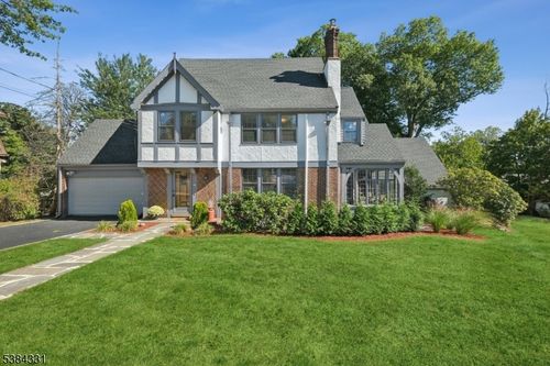 8 Colony Dr E, West Orange, NJ, 07052-4615 | Card Image