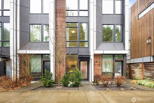 b-8042 35th Avenue Ne, Seattle, WA, 98115 | Card Image