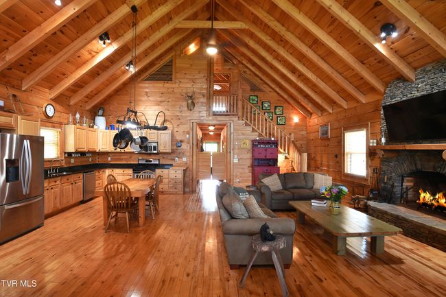 308 Walnut Mountain Farms Loop, House other with 4 bedrooms, 3 bathrooms and null parking in Roan Mountain TN | Image 8