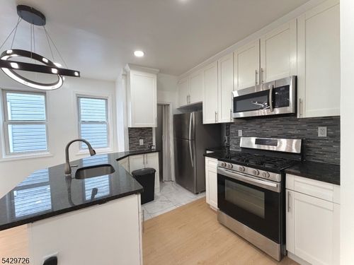 3-197 S 11th St, Newark, NJ, 07107-1409 | Card Image