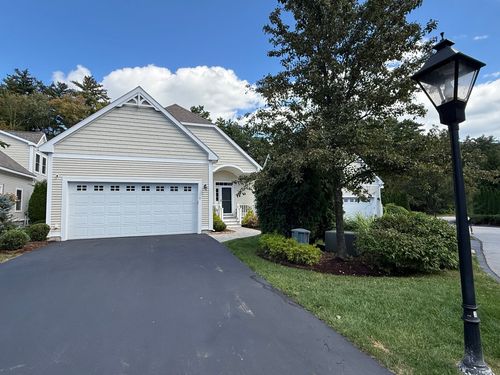 5-5 Merrimack Dr, Merrimack, NH, 03054-4849 | Card Image