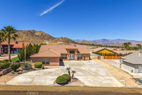 8674 Dumosa, Yucca Valley, CA, 92284 | Card Image