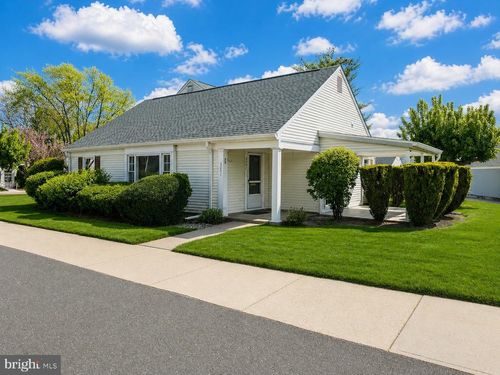 220 Manchester Ln, MONROE TOWNSHIP, NJ, 08831 | Card Image