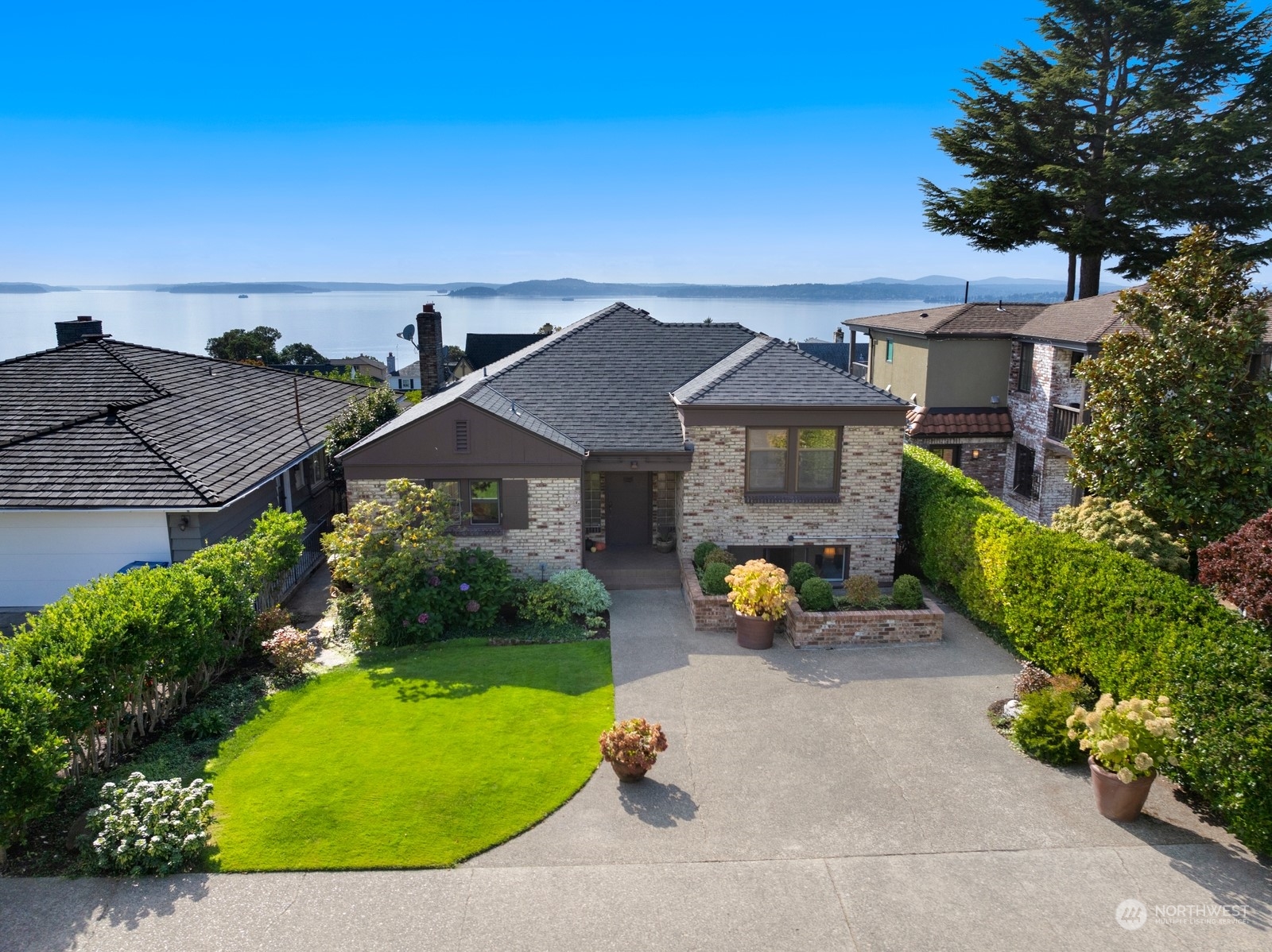 42nd Ave, Seattle, WA 98199