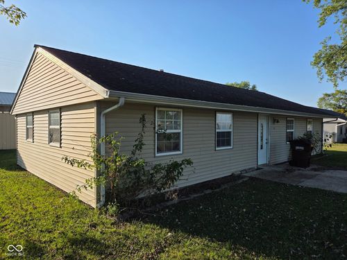 120 Lind Dr, Edinburgh, IN, 46124-9207 | Card Image