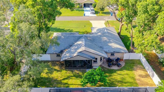 7965 Ravenwood Cove, House other with 3 bedrooms, 2 bathrooms and null parking in Spring Hill FL | Image 23