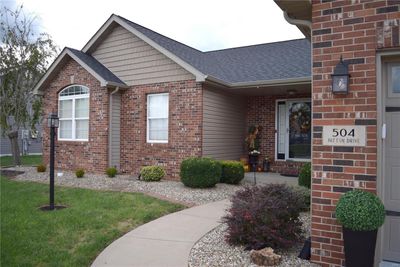 504 Patton Drive, House other with 3 bedrooms, 2 bathrooms and null parking in Troy IL | Image 1