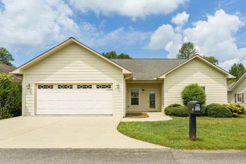 53 Riverwalk Cir, Hayesville, NC, 28904-7949 | Card Image