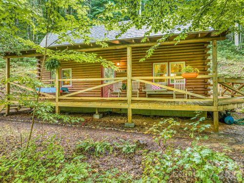 51 Spruce St, Maggie Valley, NC, 28751-8768 | Card Image