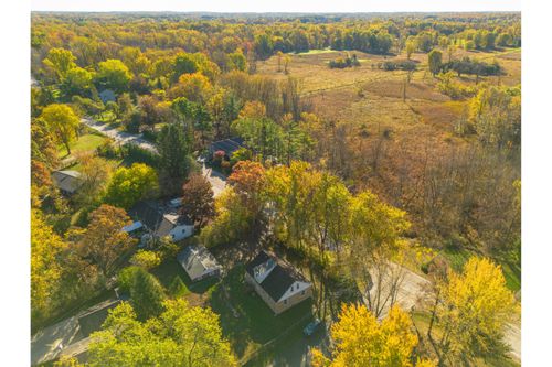 405 6 Mile Rd, Whitmore Lake, MI, 48189-9560 | Card Image