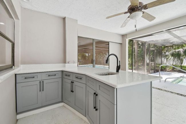 18504 Putters Pl, House other with 3 bedrooms, 2 bathrooms and null parking in TAMPA FL | Image 35