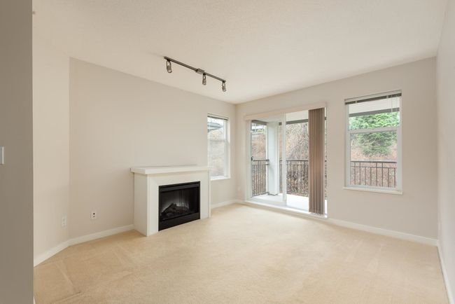 426 - 4833 Brentwood Drive, Condo with 2 bedrooms, 2 bathrooms and 1 parking in Burnaby BC | Image 4